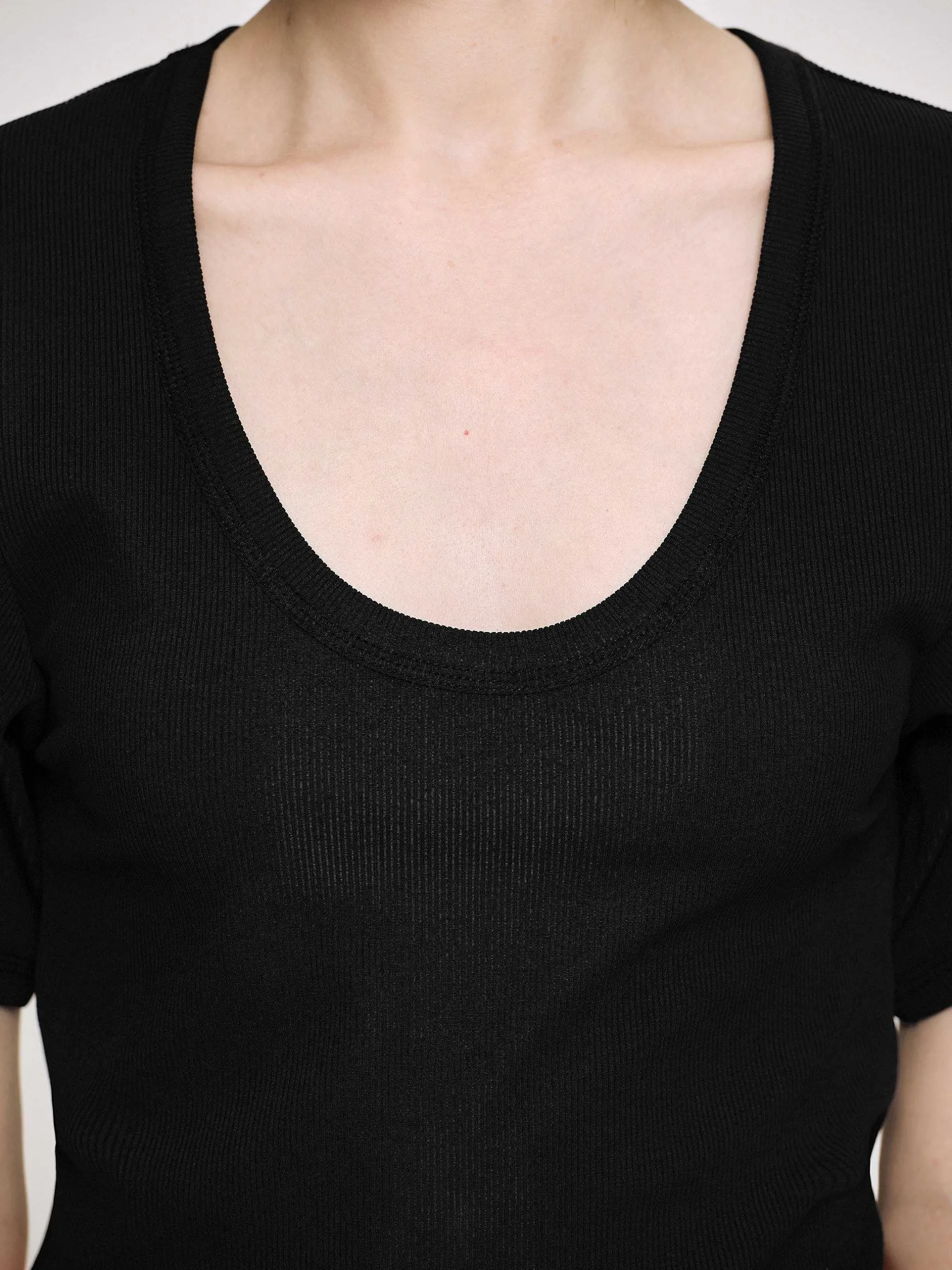 Frauen Source Unknown Zubehör<Deep U T-Shirt, Schwarz