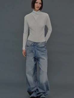 Frauen Source Unknown Kleidung<Dekonstruierte Crossover-Jeans, Mittelblau