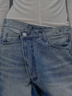 Frauen Source Unknown Kleidung<Dekonstruierte Crossover-Jeans, Mittelblau