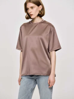 Frauen Source Unknown Zubehör<T-Shirt Aus Seidigem Satin, Red Bean