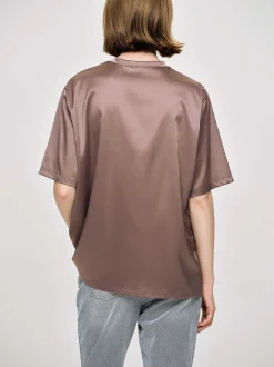 Frauen Source Unknown Zubehör<T-Shirt Aus Seidigem Satin, Red Bean