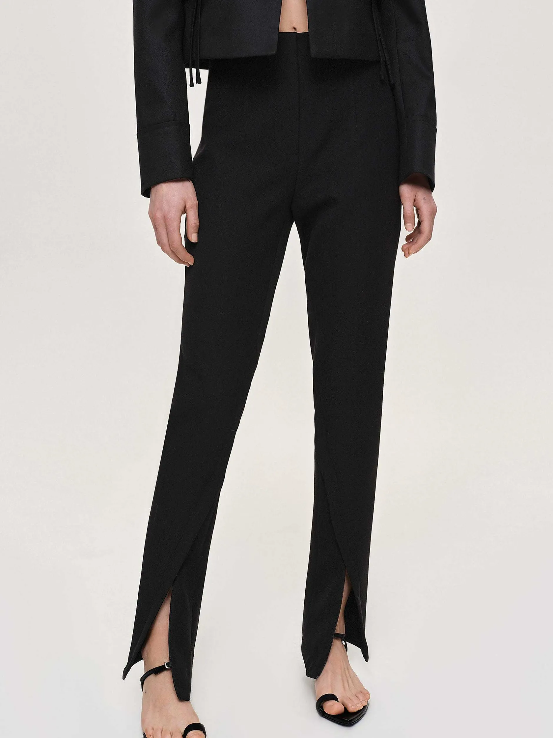 Frauen Source Unknown Kleidung<Tyia Schragschnitt-Slim-Hose, Schwarz