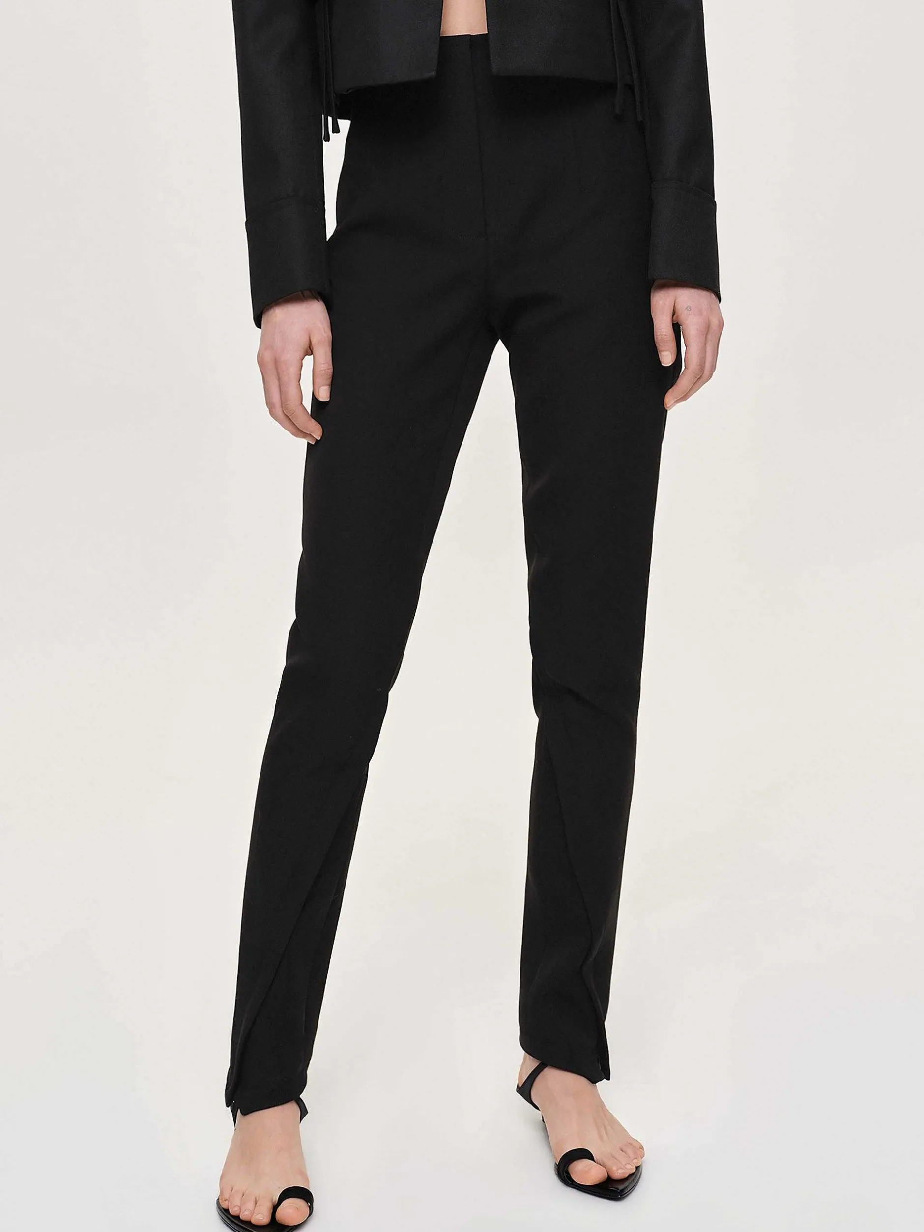 Frauen Source Unknown Kleidung<Tyia Schragschnitt-Slim-Hose, Schwarz